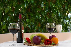 Nik Litinas Apartments With Pool