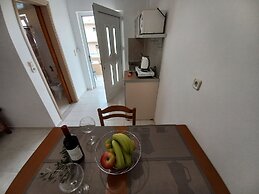 Nik Litinas Apartments With Pool