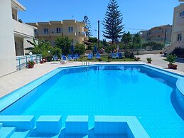 Nik Litinas Apartments With Pool