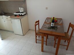 Nik Litinas Apartments With Pool