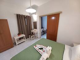 Nik Litinas Apartments With Pool