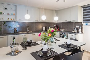 Glyfadas Luxury Design Apartments