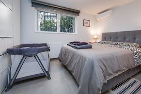 Glyfadas Luxury Design Apartments