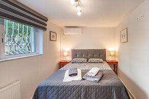 Glyfada's Cosy Apartments