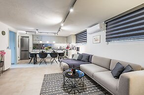 Glyfada's Cosy Apartments