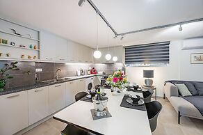Glyfadas Luxury Design Apartments