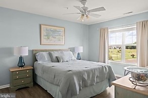 Coastal Condo with Views: Minutes to Beach