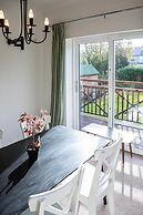 3BR Detached Bungalow w/Parking