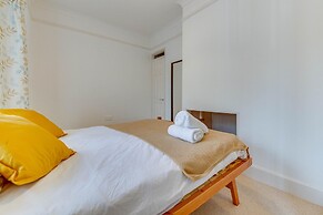 3BR Detached Bungalow w/Parking