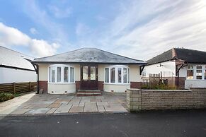 3BR Detached Bungalow w/Parking