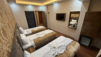 FORTYNINE HOTEL