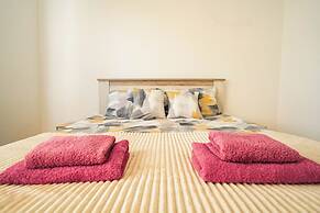 VP Apartment - A Forest Retreat in the Heart of the City!