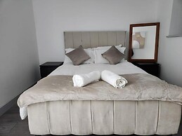 Desborough Apartment Retreat