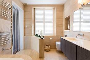 Spectacular 4 Bed House, Pimlico