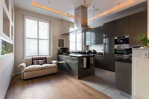 Spectacular 4 Bed House, Pimlico