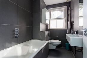 Spectacular 4 Bed House, Pimlico