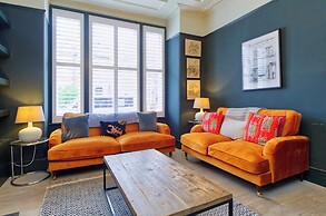 4 Bedroom House, Barnes