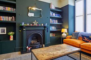 4 Bedroom House, Barnes