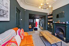 4 Bedroom House, Barnes