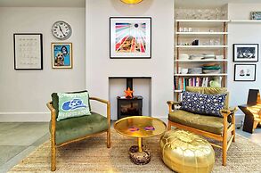 4 Bedroom House, Barnes