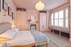 4 Bedroom House, Barnes