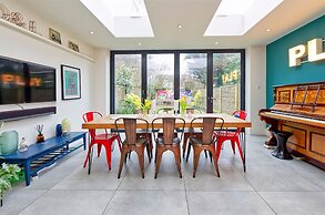 4 Bedroom House, Barnes