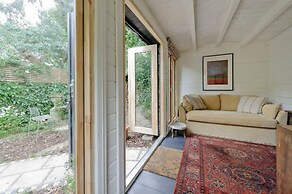 Gorgeous 1 Bed Garden Flat, Kensal