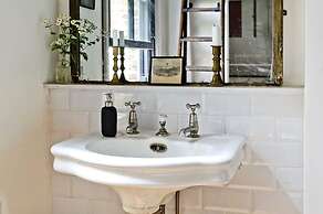 Gorgeous 1 Bed Garden Flat, Kensal