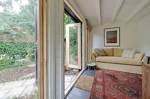 Gorgeous 1 Bed Garden Flat, Kensal