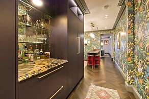 Colourful 3 Bed Kensington Garden Flat