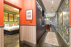 Colourful 3 Bed Kensington Garden Flat