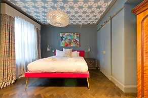 Colourful 3 Bed Kensington Garden Flat