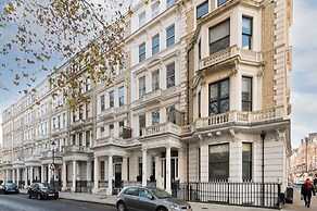 Colourful 3 Bed Kensington Garden Flat