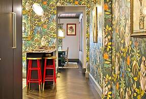 Colourful 3 Bed Kensington Garden Flat