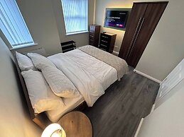 2br-sleeps4-freeparking-wifi-smarttvs