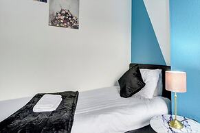 Central - 2br House - Free Parking - Garden