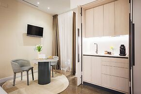 GG Good Game Corral del Carbon Apartment