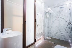 GG Good Game Corral del Carbon Apartment