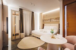 GG Good Game Corral del Carbon Apartment