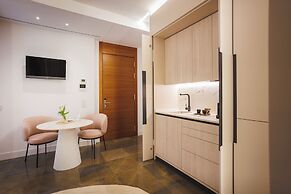 GG Good Game Corral del Carbon Apartment