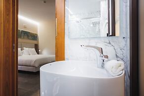 GG Good Game Corral del Carbon Apartment