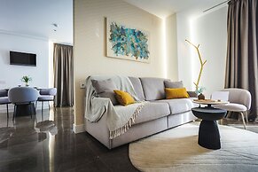 GG Good Game Corral del Carbon Apartment