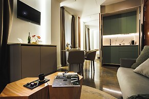 GG Good Game Corral del Carbon Apartment