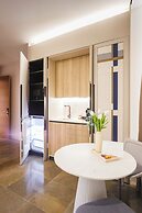 GG Good Game Corral del Carbon Apartment