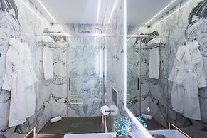 GG Good Game Corral del Carbon Apartment