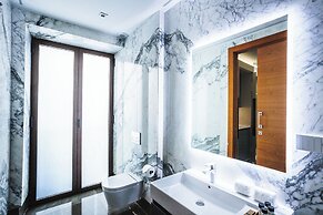 GG Good Game Corral del Carbon Apartment