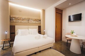 GG Good Game Corral del Carbon Apartment