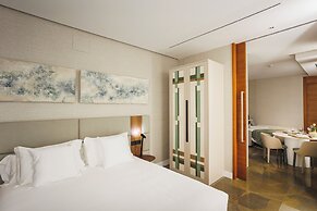 GG Good Game Corral del Carbon Apartment