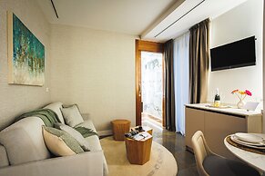 GG Good Game Corral del Carbon Apartment