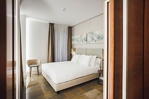 GG Good Game Corral del Carbon Apartment